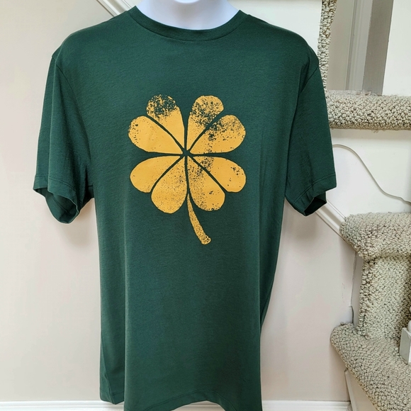 🆕️ J Crew Green T-shirt Gold Shamrock Clover